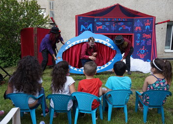 Na Den dětí navštívil Domov sv. Markéty divadelní Cirkus Abrafrk 