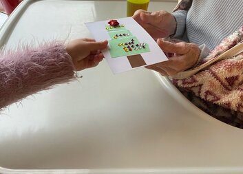 Vánoční setkání: Děti ze škol vnášejí radost do domova