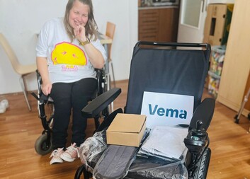 Díky podpoře týmu Vema ze společnosti Seyfor a dárcům má maminka Jitka elektrický vozík